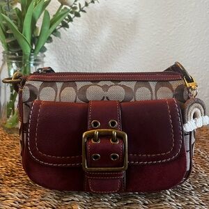 Coach Signature Legacy Baguette #7061